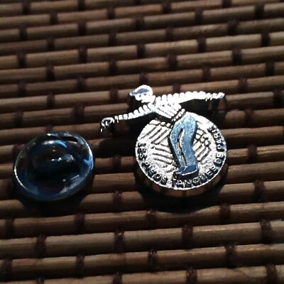 Pin's Folies ** petanque ,Les Pieds Tanqués Paris  - Photo 1/3