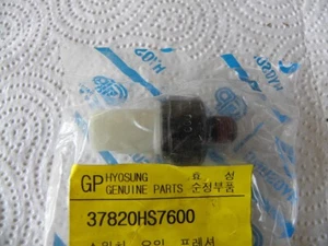 New oil pressure sensor for Hyosung MS3 125 / 250 Scooters - Picture 1 of 3