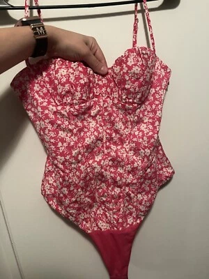 Body corsé bustier floral rosa talla pequeña de ZARA para mujer Foto 1 de 4