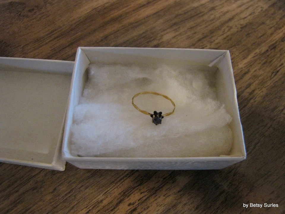 Sapphire in gold plated  ring size 7 - Image 1 of 1