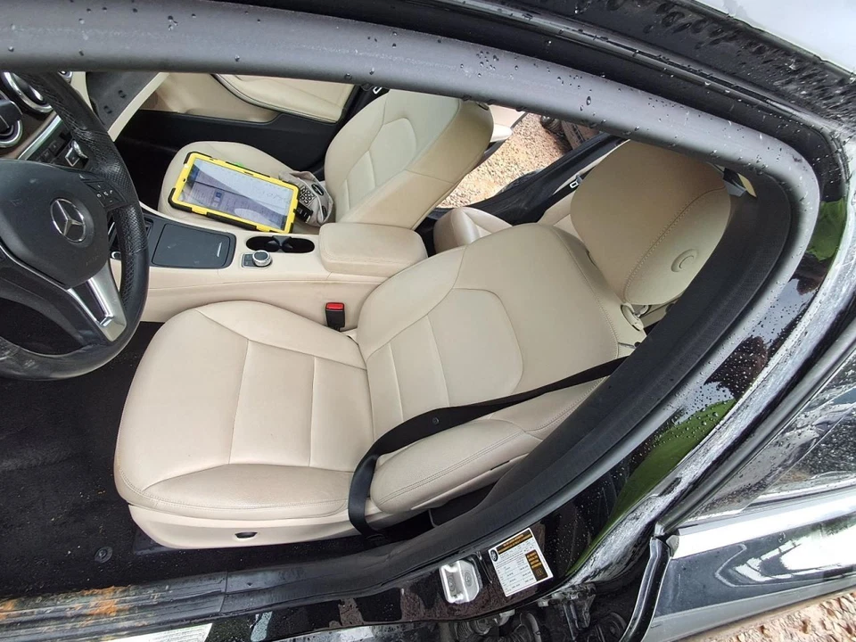 Driver Front Seat 156 Type GLA250 Bucket Base Fits 15 MERCEDES GLA-CLASS 2499282 - Image 1 of 1