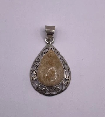 Colgante de piedras preciosas de coral fósil de plata de ley (4,74 g) Foto 1 de 4