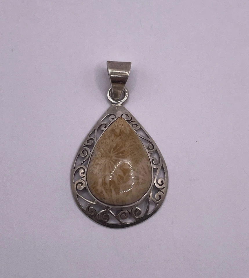 Colgante de piedras preciosas de coral fósil de plata de ley (4,74 g) Foto 1 de 4