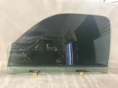 2004 Toyota Tacoma Front Door Glass Drivers Side OEM with Aftermarket Tint Foto 1 de 4