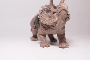 Realistische Triceratops Dinosaurier Figur Spielzeug 6 Zoll - Jurassic Dino Sammlerstück - Bild 1 von 10