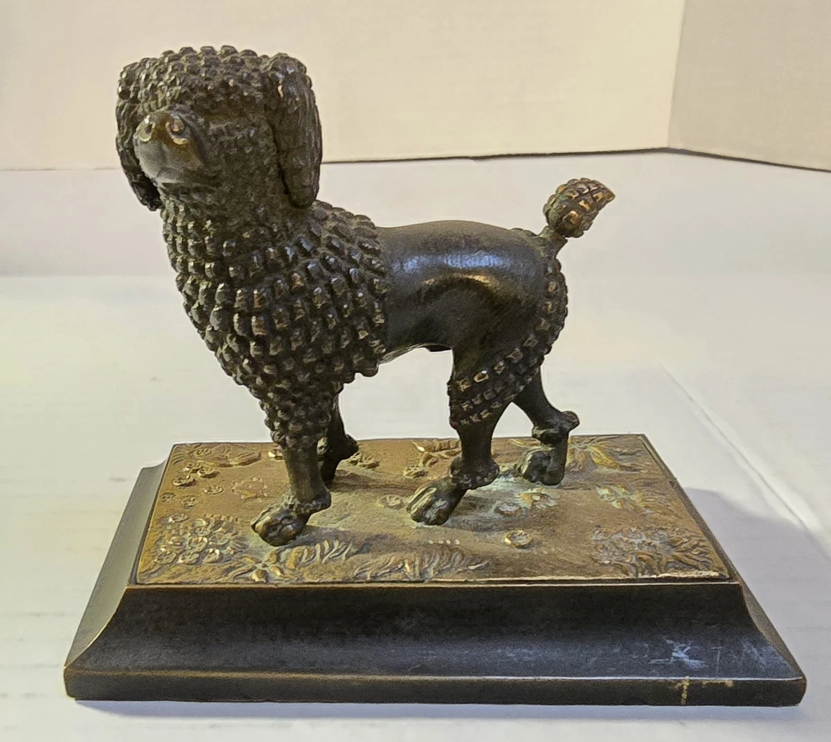 青铜狗雕塑在古董金属器皿| eBay