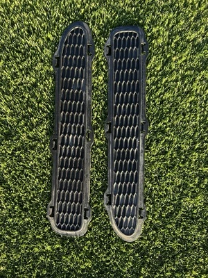 02-08 Mini Cooper S OEM Left &  right rear bumper insert grille 7068398 7068397 - Image 1 of 4