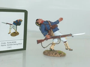 EQUIPO MINIATURAS RJWJ6009 SOLDADO DE INFANTERÍA DEL EJÉRCITO JAPONÉS HERIDO VÍCTIMA DE DISPARO - Imagen 1 de 2