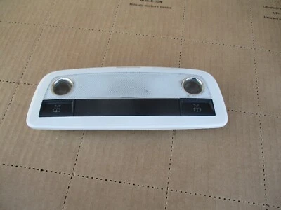 2011 MERCEDES-BENZ C 300 задний верхний купол лампа чтения карты - Изображение 1 из 3