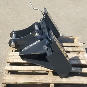 TAKEUCHI EXCAVATOR TO SKID STEER QUICK ATTACH FITS TB240 / TB35 / TB36 / TB135 - Picture 1 of 7