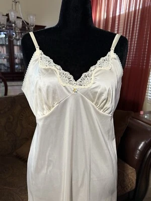 Lencería vintage, ropa interior camisón sin cordones Montgomery Wards nailon íntimo 38 Foto 1 de 4