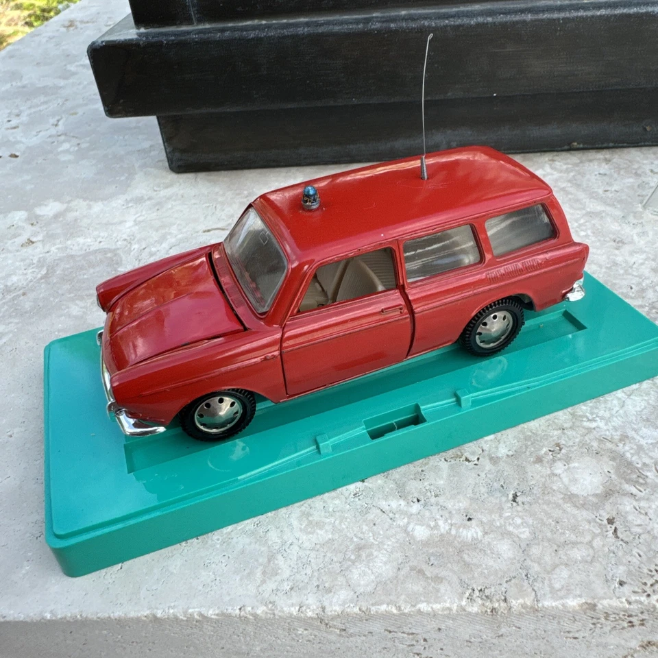 Marklin VW Variant 1600 - NEAR MINT - Red - Vintage 1:43 Volkswagen Germany Made - Image 1 of 4