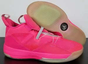 JORDAN XXXIII 33 MICHIGAN WOLVERINES PE PLAYER PROMO MUESTRA ROSA RARO (TALLA 15) - Imagen 1 de 17