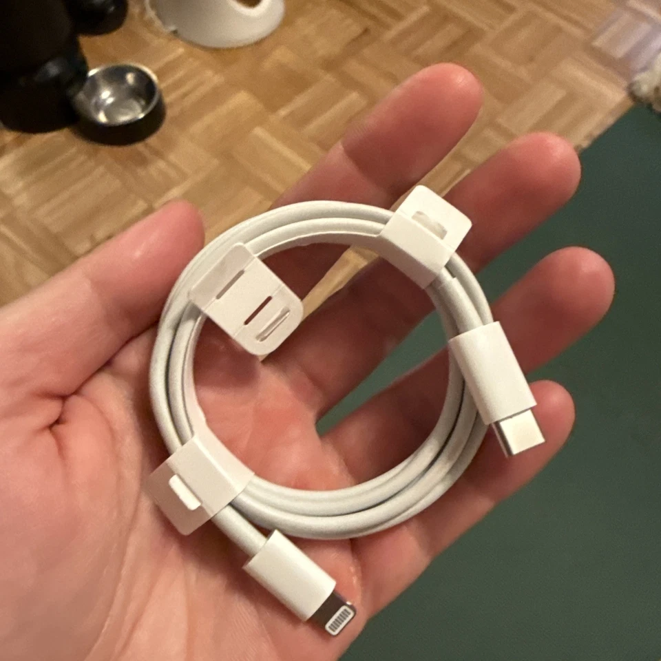 GENUINE GUARANTEED Apple Lightning to USB-C Cable 1M NEW From iPhone Box - Image 1 of 1