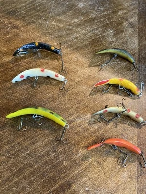 Lote de 7 señuelos Flatfish vintage.  Helin. Madera. Plástico. Peces o coleccionables.  Foto 1 de 4