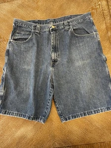 Wrangler Blue Denim Cargo Shorts Sz 38  Pockets Waist 38” Inseam 9” 100% Cotton - Picture 1 of 5