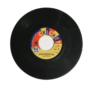 Vintage Vinyl 7” 45 RPM Cricket Records Children’s WE’RE OFF TO SEE THE WIZARD - Picture 1 of 2