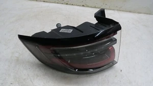 Luz trasera exterior izquierda Land Rover Discovery 2019-2023 OEM LK7213405 - Imagen 1 de 14