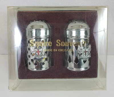 New Squire Souvenir London Coat Of Arms Made In England Salt & Pepper Shakers - Image 1 of 4