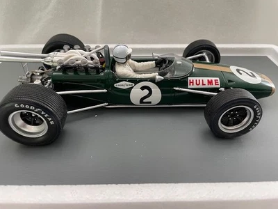 Spark 1:18 Brabham BT24 1967 F1 Champion D. Hulme Car #2 - Image 1 of 4