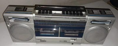 Philips D 8334 Radio-Recorder mit Doppelcassettendeck - Bild 1 von 4