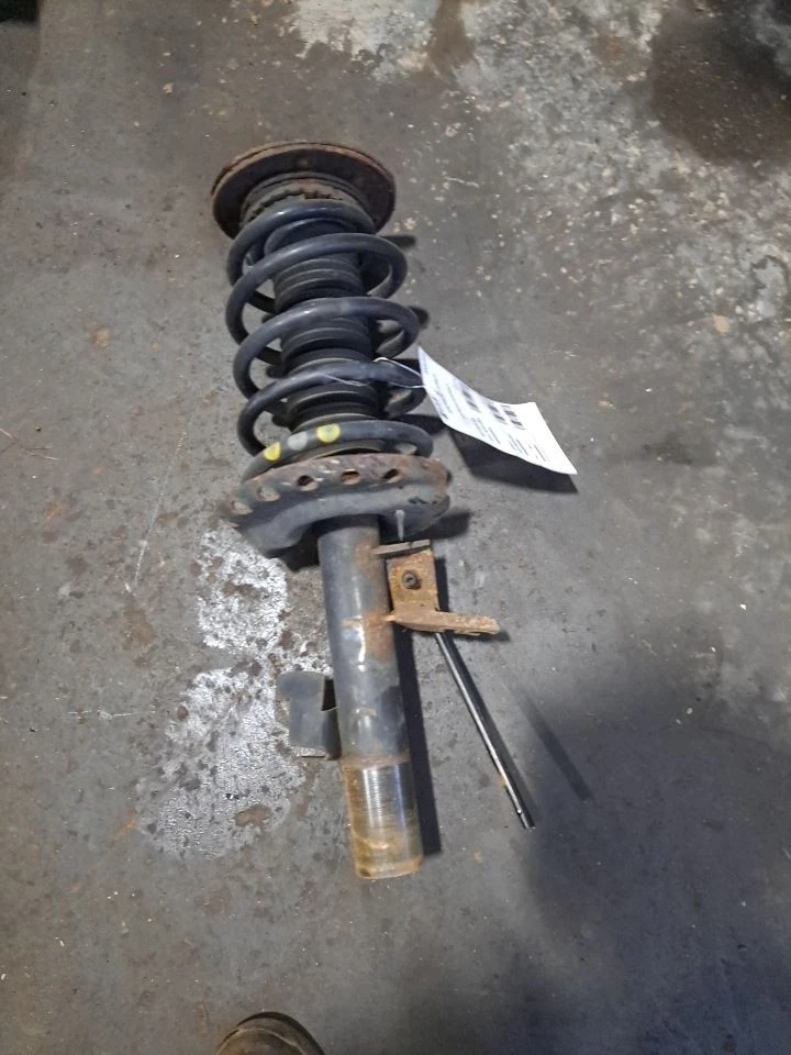 Lh Driver Side Strut 2008 S80 Sku#4084889 Foto 1 de 4