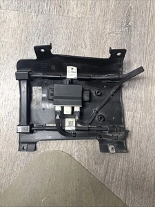 2018 TO 2021  GMC TERRAIN REAR CLOSURE HAND MODULE BRACKET  - Bild 1 von 7