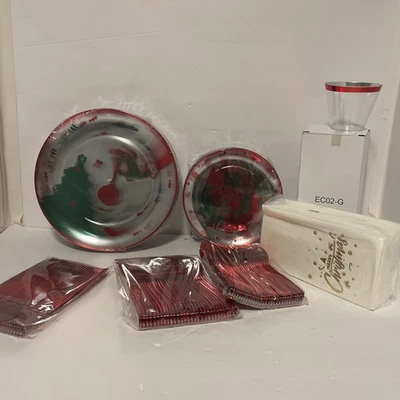 Grinch Themed  Tableware Set. Decorative Paper Plates. Premium, Heavyweight - Image 1 of 4