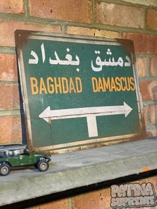 Bagdad Straßenschild Golfkrieg Schild rostig verwittert getragen Irak Saddam Hussein - Bild 1 von 4