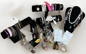 Huge Lot Mixed Modern Jewelry - Wearable Some New Pieces Resale Lot From Estate - Picture 1 of 18