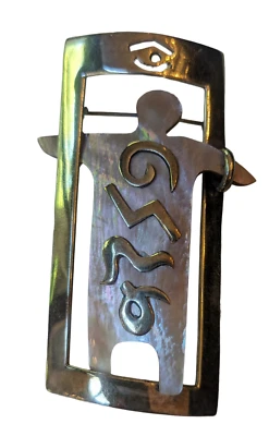 Broche prendedor ZEALANDIA vintage estilo tribal figura con carcasa de puerta de ley Foto 1 de 4