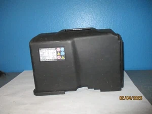 NEUE ORIGINAL BATTERIEABDECKUNG VOLKSWAGEN BORA 98-051 J0 915 435 B(ABD213) - Picture 1 of 7
