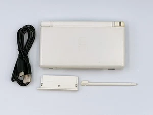 Console Nintendo DS Lite Crystal White testata Region Free Giappone {Leggere bene} - Foto 1 di 14