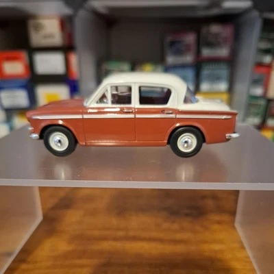 Литая модель автомобиля Vanguards 1:43 - Hillman Minx IIIA Ember красный и кремовый VA06800 - Изображение 1 из 4