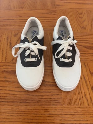 Zapato Keds Niñas Días Escolares Talla 1M Cuero Sillín Azul Marino Blanco Con Cordones Foto 1 de 4