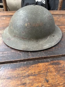 Un casco Brodie MKIII original muy bueno de la Segunda Guerra Mundial con fecha 1942 Australia - Imagen 1 de 7