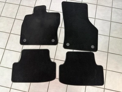Alfombrillas negras OEM 2015-21 Volkswagen VW Golf GTI TDI 5GM 864 435 usadas Foto 1 de 4