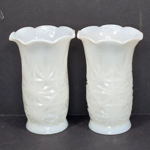 Menge 2 Vintage Hasel Atlas weiß Milchglas Starburst Muster Vase 5,75" hoch - Bild 1 von 8