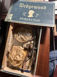 Wedgewood perfectos Scatola di Forniture per riparazione e manutenzione orologi vintage - Foto 1 di 22