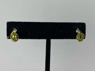 Pendientes de diamantes peridoto de corte ovalado de oro amarillo de 10 quilates de colección perno perforado lágrima Foto 1 de 4