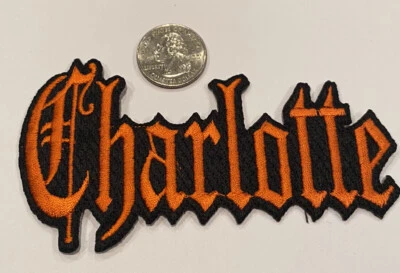 “CHARLOTTE” VINTAGE BORDADO HIERRO EN PARCHE (ORO) ¡¡HERMOSO!!  "4,5""x 2,5""" Foto 1 de 3