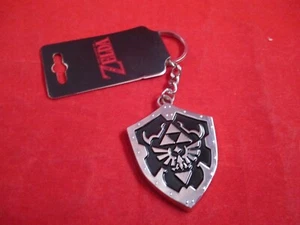 The Legend of Zelda Hylian Shield Keychain Nintendo Official Bioworld 2016 *NEW* - Picture 1 of 2