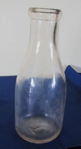 VINTAGE GLASS MILK BOTTLE ROUND QUART NO FLAWS - Picture 1 of 3