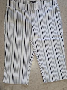 Zac And Rachel Woman Cropped HOSE Größe 22 W schwarz-weiße Streifen  - Bild 1 von 8