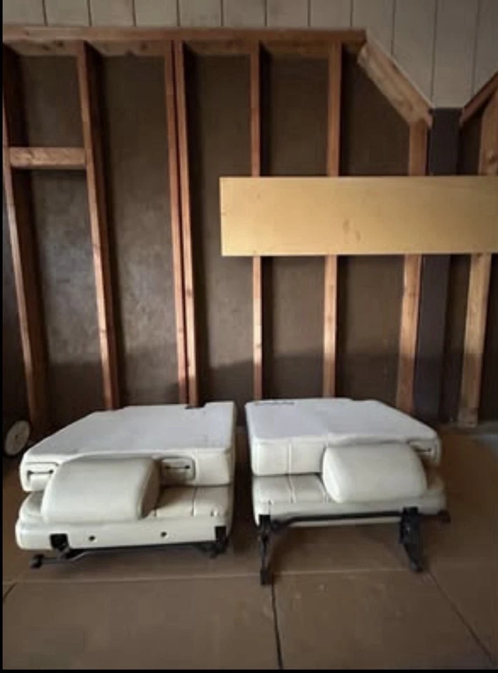 2014 Cadillac Escalade Seats Second Row Captains Row Seats Leather Seats OEM - Image 1 of 4