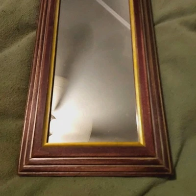 Espejo vintage de madera biselada, marrón rústico, acento dorado 16,5" de alto estrecho Foto 1 de 4
