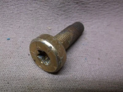 1970 1971 1972 1973 Mercury Cougar Ford Mustang cinturón de seguridad trasero perno marcado A Foto 1 de 4