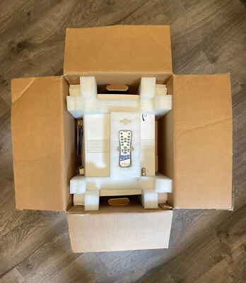 Optoma H77 Home Theater Projector 720p White COMPLETE - Image 1 of 4