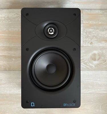 Altavoz rectangular de pared Definitive Technology serie DT6.5LCR caja abierta Foto 1 de 4