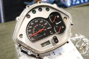 original Vespa GTS 125 300 Tacho 58270R (2008-2013) Speedometer OHNE ABS - Bild 1 von 7